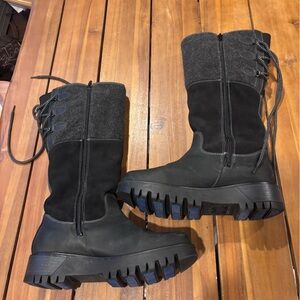 Women's Black and Gray Winter Boots
